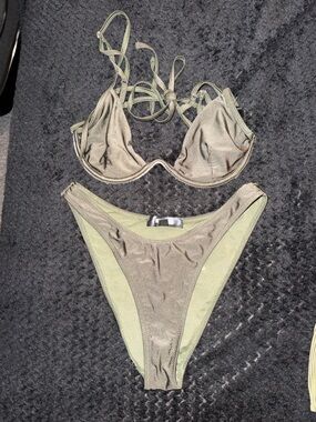 MISGUIDED army green underwire bikini with high cut bottoms size S